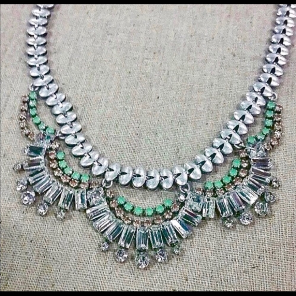 Stella & Dot Bibb Statement Necklace 💎